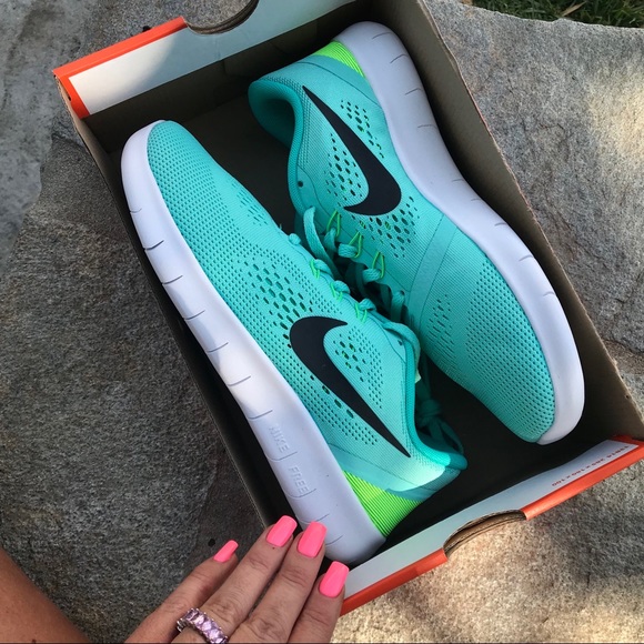 NEW 🌴 NIKE FREE RN | TIFFANY - Picture 2 of 8